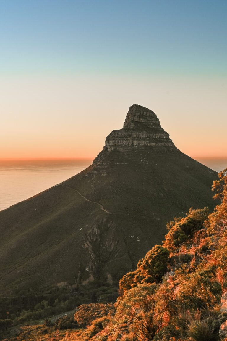 Best time to hike Cape Town — Lions Head on a clear summer afternoon